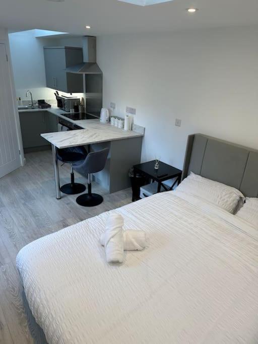 Whitsun Studio - Brand New Listing! Bristol Zewnętrze zdjęcie