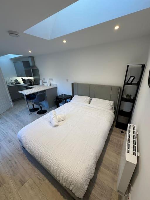 Whitsun Studio - Brand New Listing! Bristol Zewnętrze zdjęcie