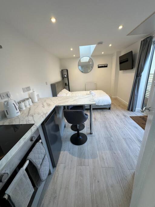 Whitsun Studio - Brand New Listing! Bristol Zewnętrze zdjęcie